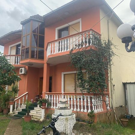 Friends Hostel & Tours Shkoder Luaran gambar
