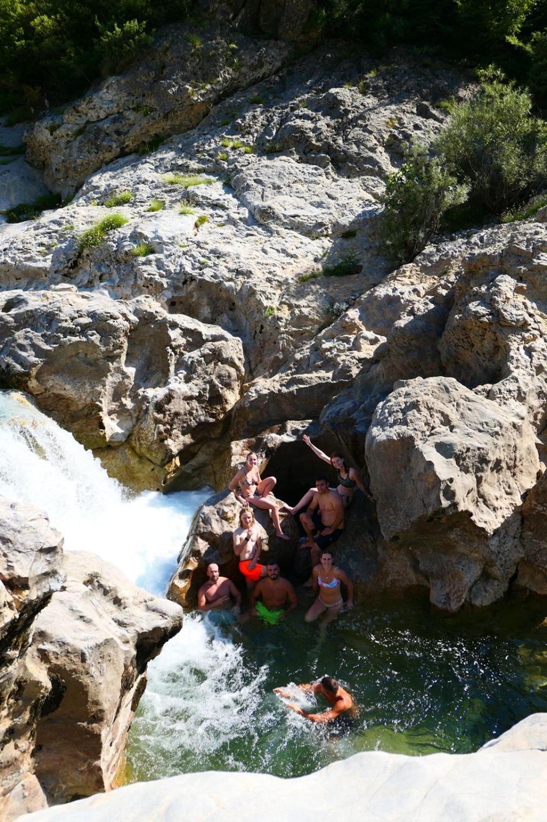 Friends Hostel & Tours Shkoder Luaran gambar